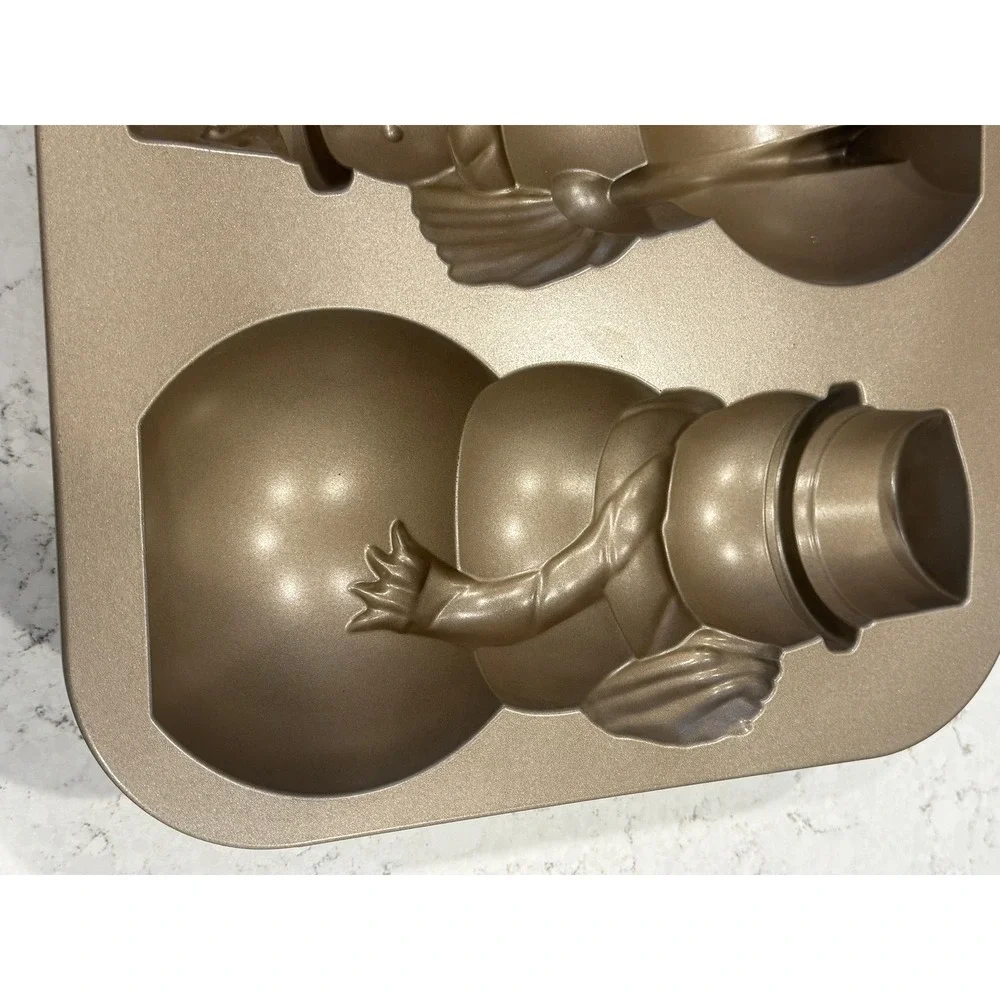 Nordic‎ Ware USA Snowman Cake Pan 3D Baking Mold Holiday Winter Christmas